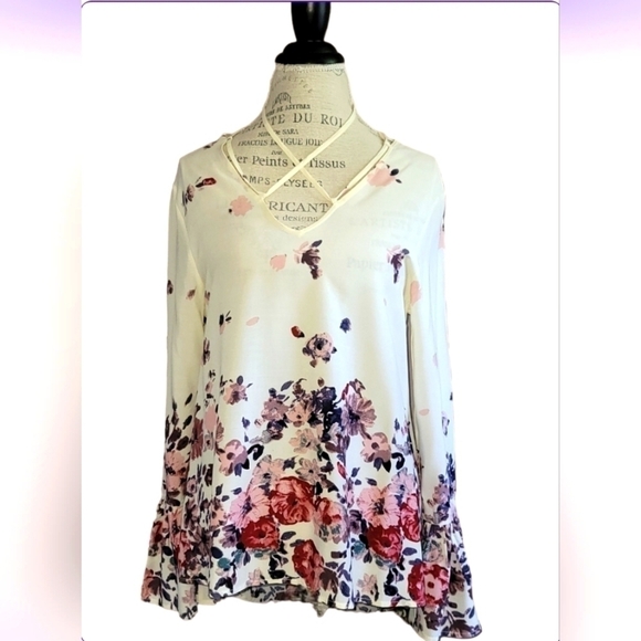 Lovriche long bell sleeves blouse NWT - Picture 1 of 9